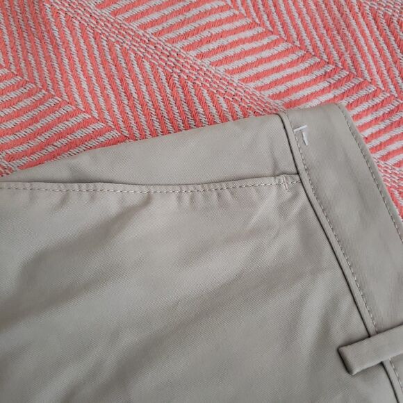 NWOT Men's Izod Advantage Performance Khaki Pants 38X30 Casual/Preppy/Minimalist - Picture 4 of 4